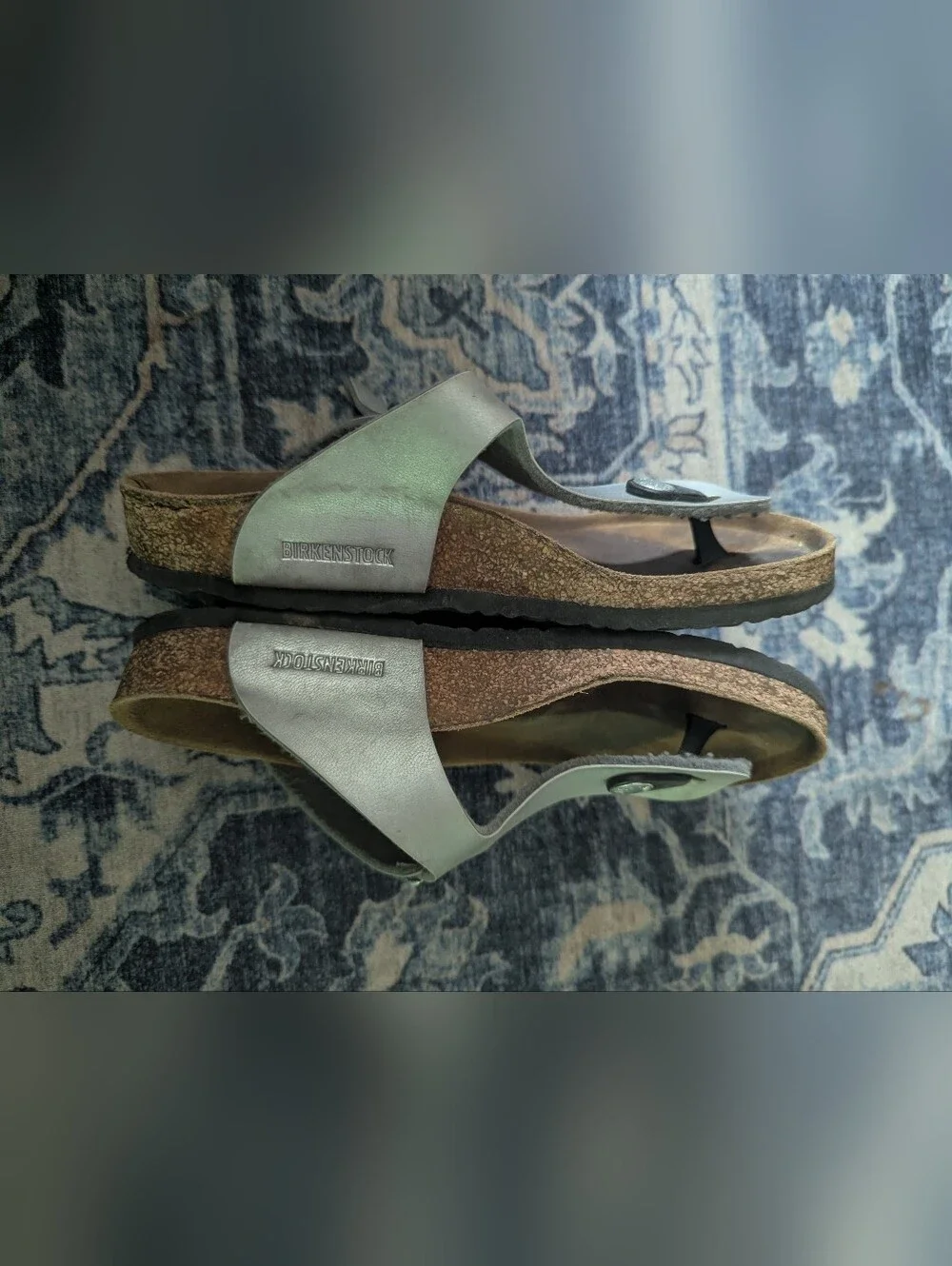 Birkenstock Gizeh Silver Sandals Size 32 Or Kids 1-1.5